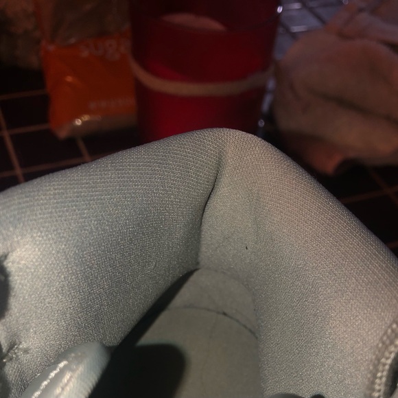 🔥AIR JORDAN RETRO 1🔥
       HIGH TOPS - Picture 11 of 11